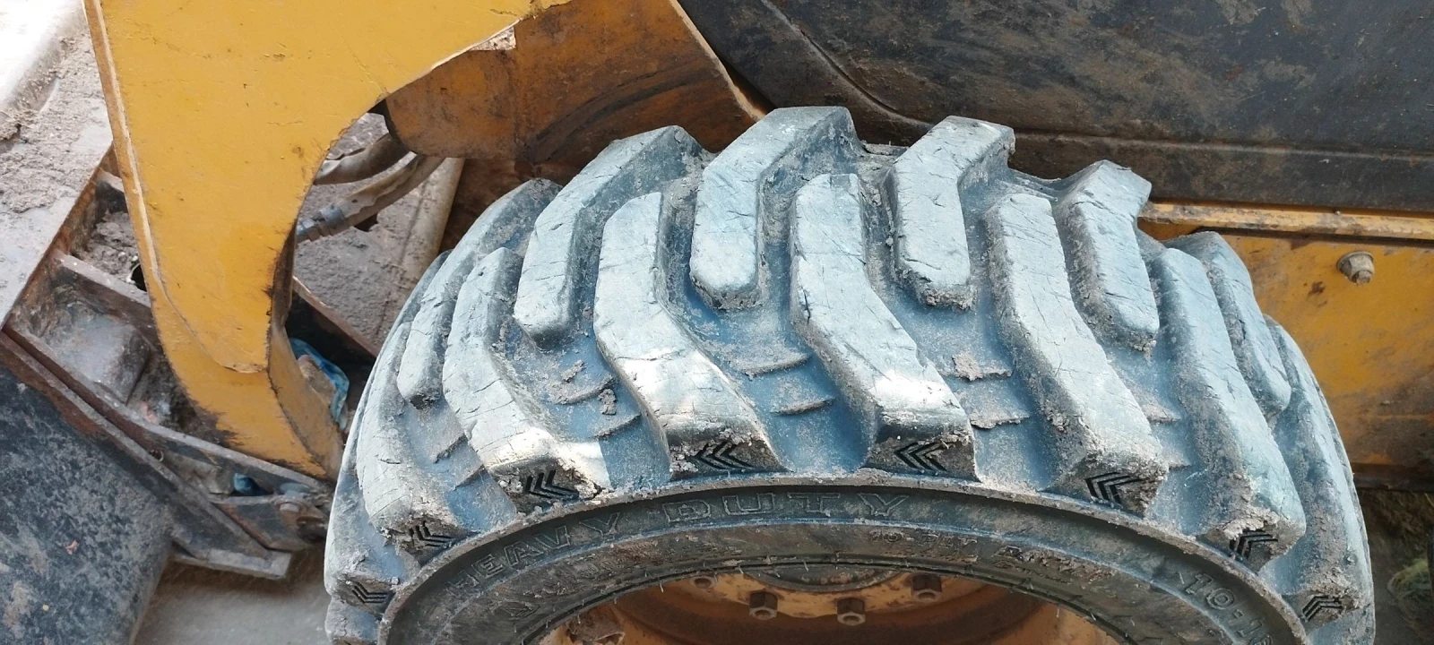 Мини челни товарачи Komatsu  Sk714 - изображение 3