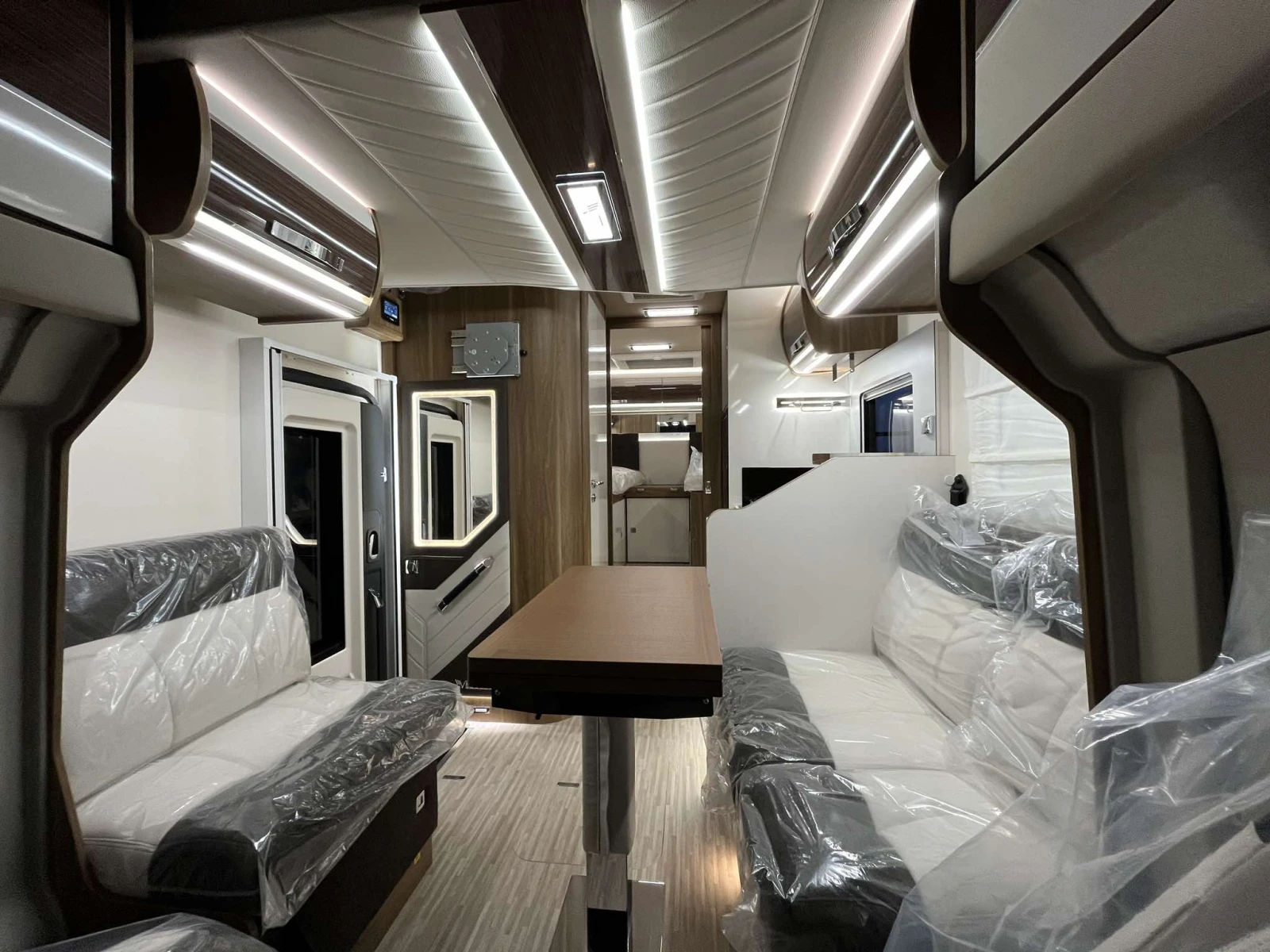 Кемпер Mobilvetta Krosser P64 2025 Двоен под* Зимна версия - изображение 3