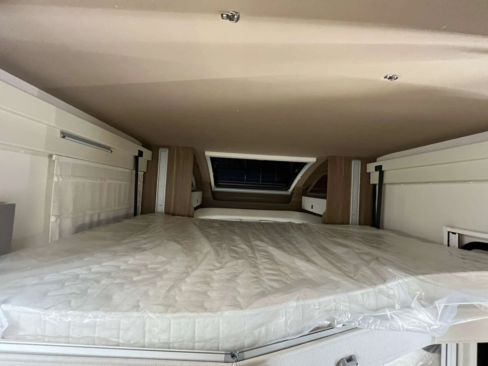Кемпер Mobilvetta Krosser P64 2025 Двоен под* Зимна версия - изображение 9