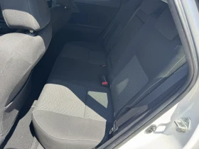 Toyota Auris 1.6i , снимка 10