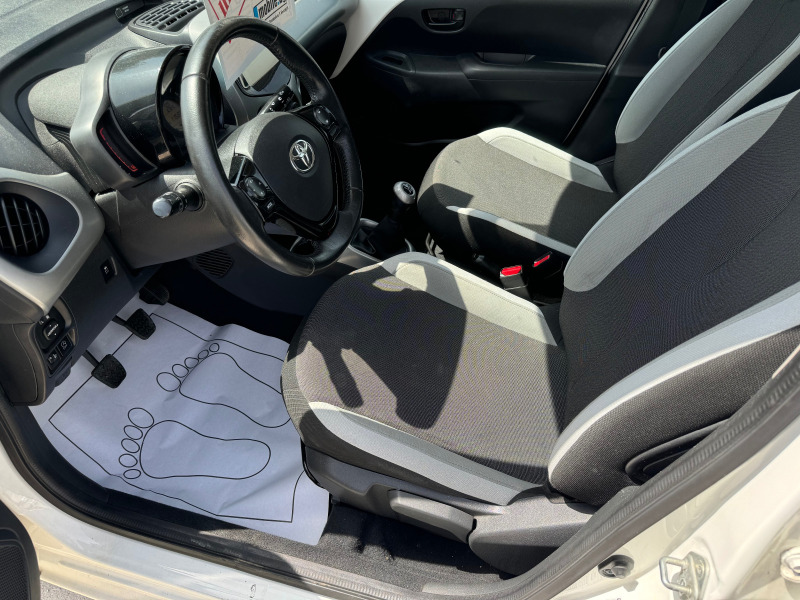 Toyota Aygo 1.0 I евро 6, снимка 7 - Автомобили и джипове - 46318544