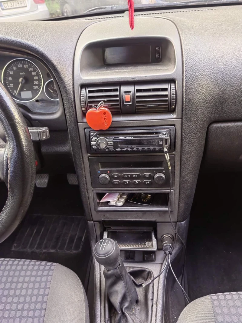 Opel Astra Седан, снимка 7 - Автомобили и джипове - 52230833