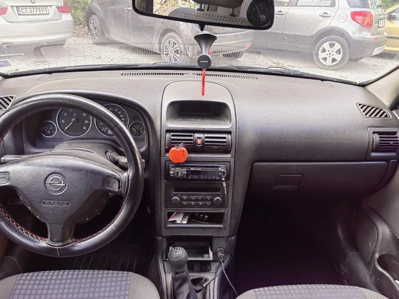 Opel Astra Седан, снимка 5 - Автомобили и джипове - 52230833
