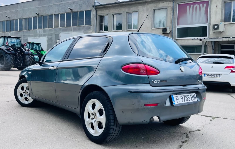Alfa Romeo 147 1.9 JTD, снимка 3 - Автомобили и джипове - 52524676
