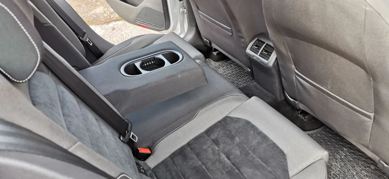 VW Golf 7         4-motion Distronic, снимка 12 - Автомобили и джипове - 52356466