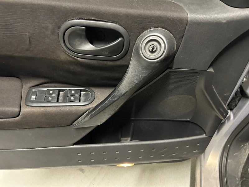 Renault Megane, снимка 6 - Автомобили и джипове - 52962031