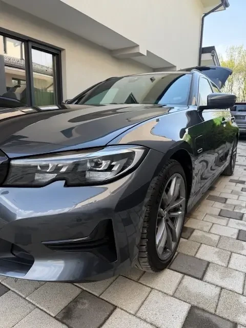 BMW 330 Plug-In Hybrid, снимка 13 - Автомобили и джипове - 54358197
