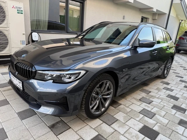 BMW 330 Plug-In Hybrid, снимка 3 - Автомобили и джипове - 54358197