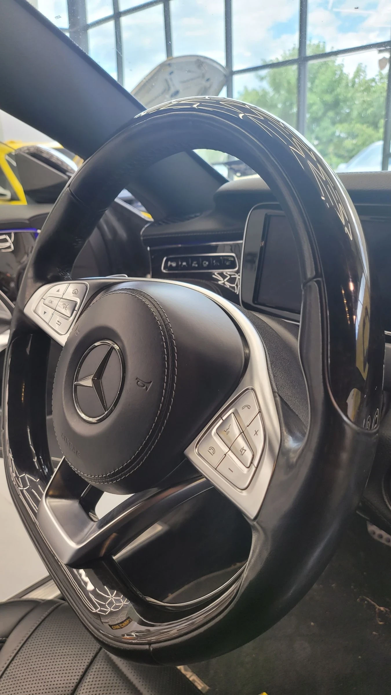 Mercedes-Benz S 500 FULL CARBON SWAROVSKI  - изображение 9