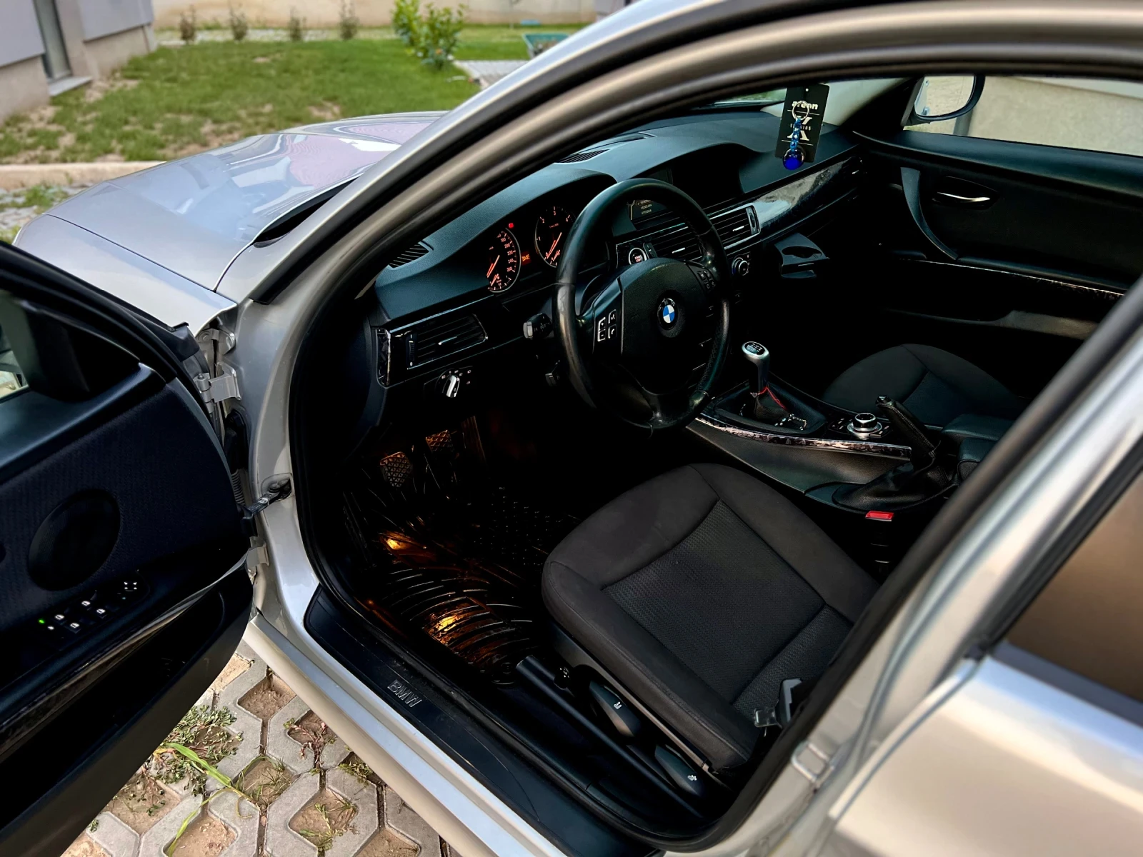 BMW 320 Бартер, Евро 5А, Navi, теглич, led, подгрев - изображение 10