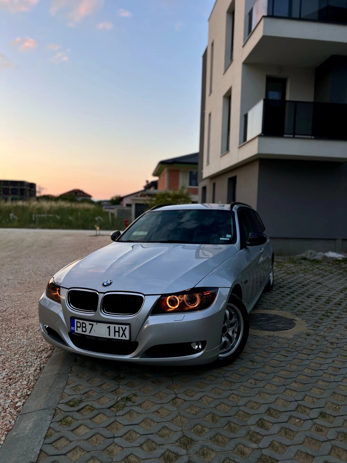 BMW 320 Бартер, Евро 5А, Navi, теглич, led, подгрев - изображение 3