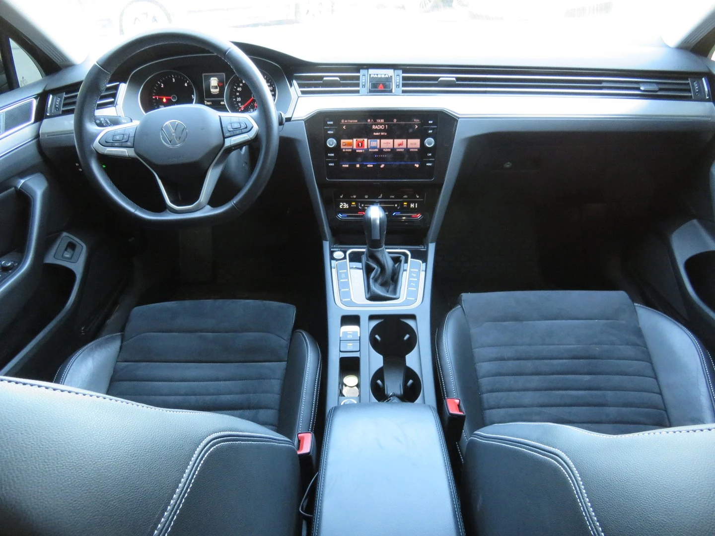 VW Passat Elegance 2.0 TDI SCR DSG - изображение 4