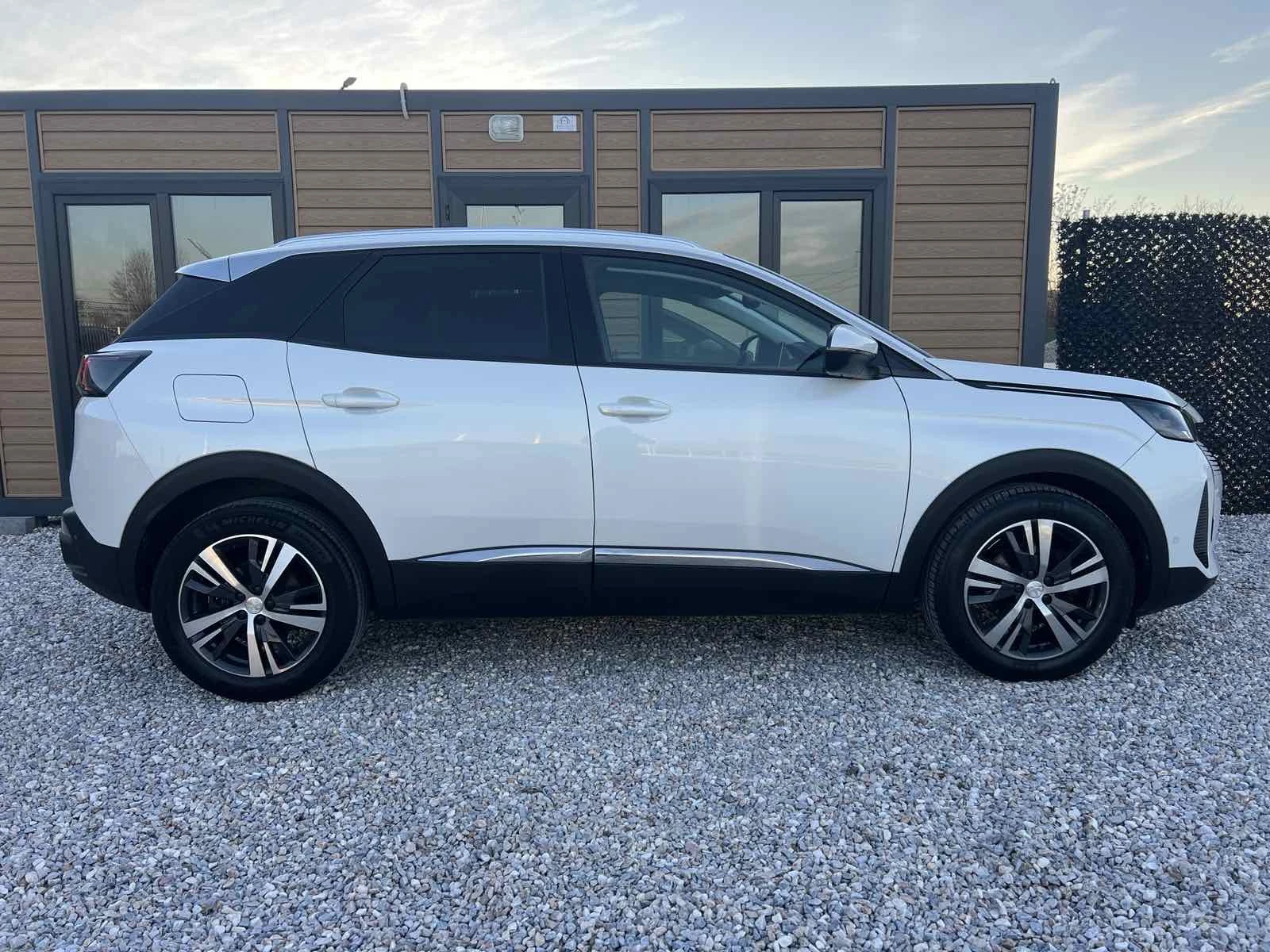 Peugeot 3008  1.5 BlueHDI 130ch S&S * ALLURE PACK * EAT8 - изображение 4
