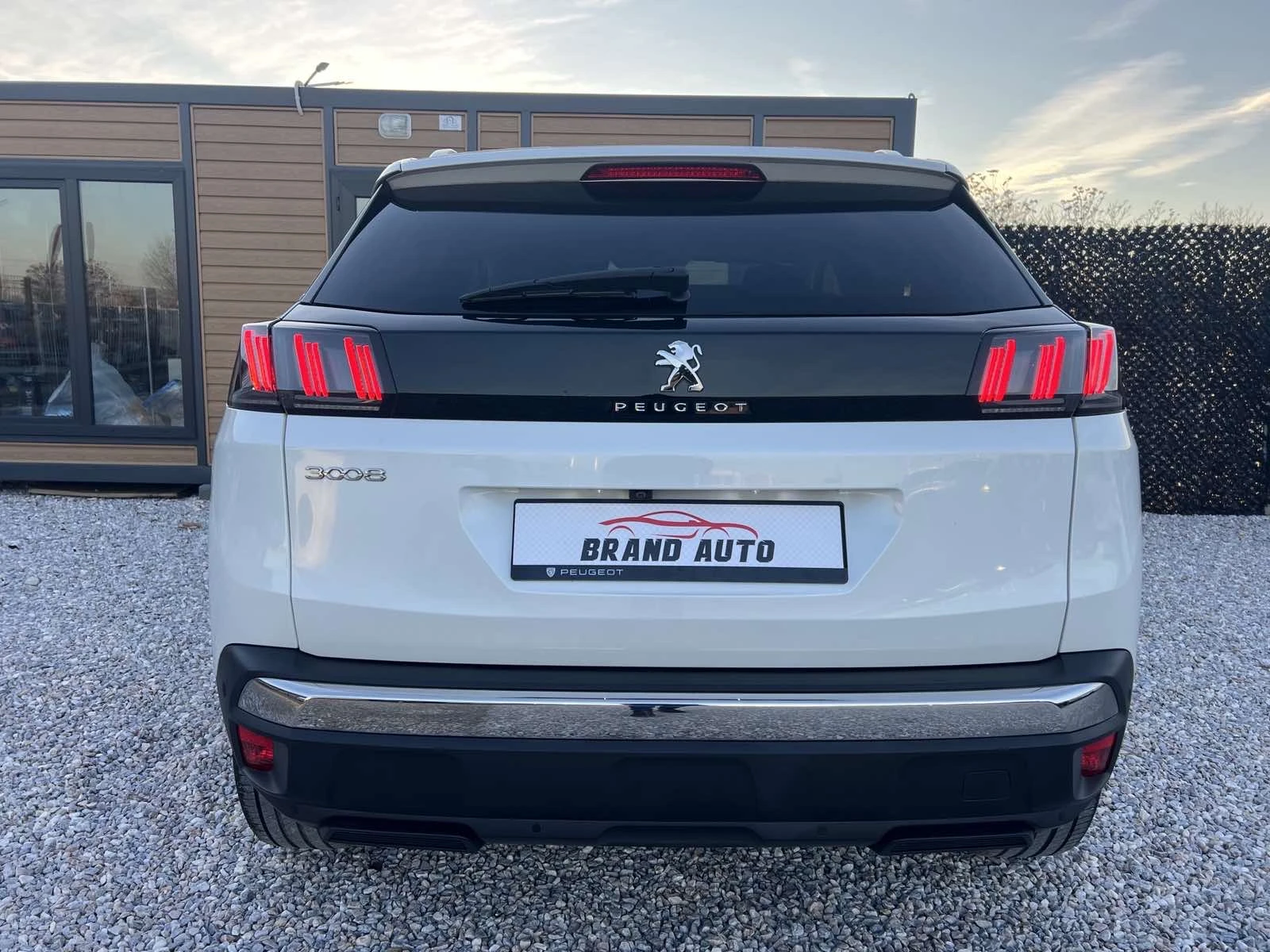 Peugeot 3008  1.5 BlueHDI 130ch S&S * ALLURE PACK * EAT8 - изображение 6