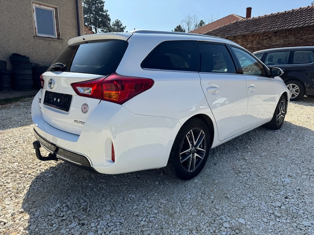 Toyota Auris 1.6i , снимка 5 - Автомобили и джипове - 53846411