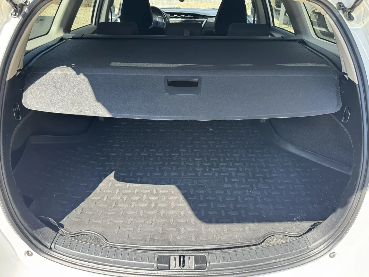 Toyota Auris 1.6i , снимка 15 - Автомобили и джипове - 55256810