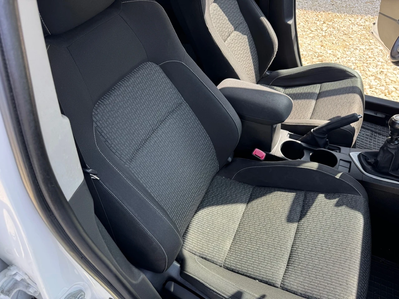 Toyota Auris 1.6i , снимка 12 - Автомобили и джипове - 53846411