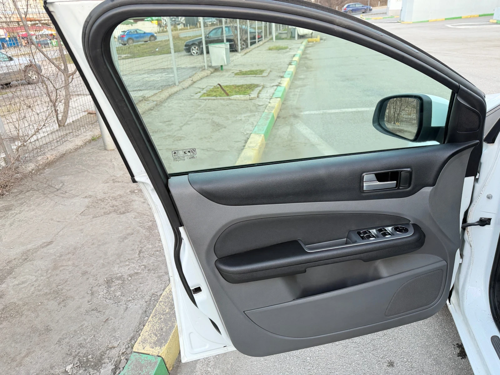 Ford Focus 1.6CDTI* БАРТЕР, снимка 8 - Автомобили и джипове - 53907006