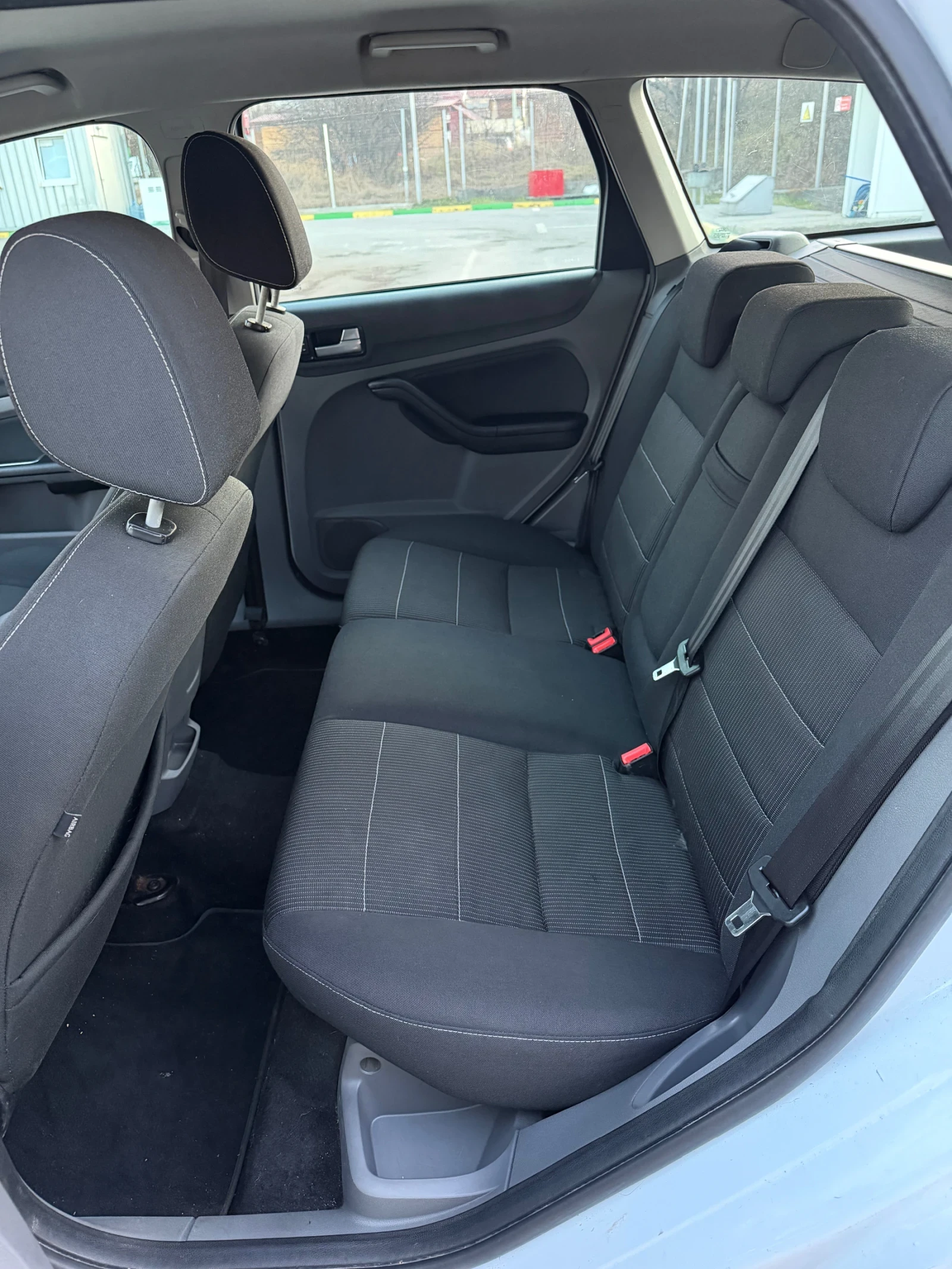 Ford Focus 1.6CDTI* БАРТЕР, снимка 12 - Автомобили и джипове - 53907006