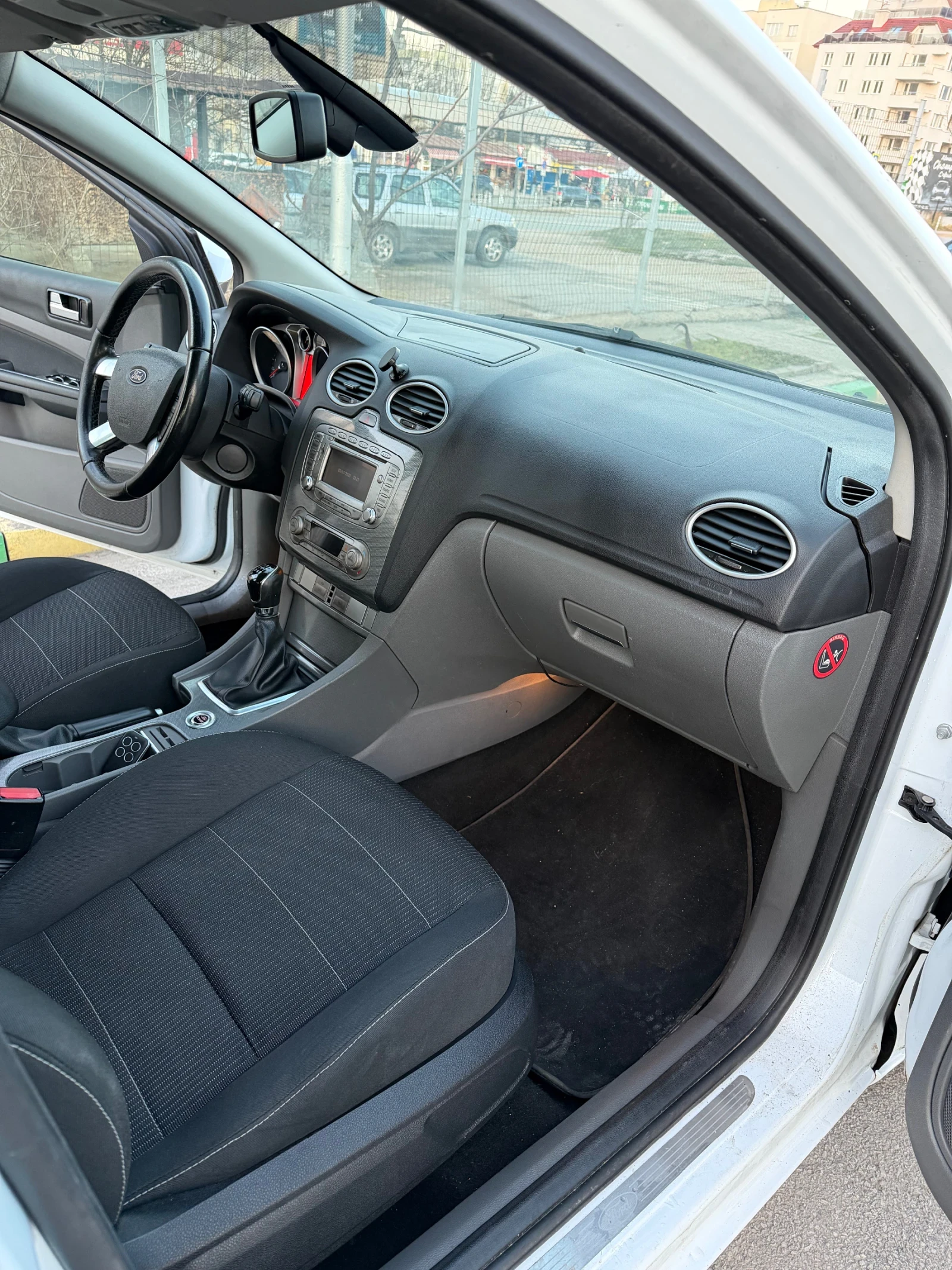 Ford Focus 1.6CDTI* БАРТЕР, снимка 14 - Автомобили и джипове - 53907006