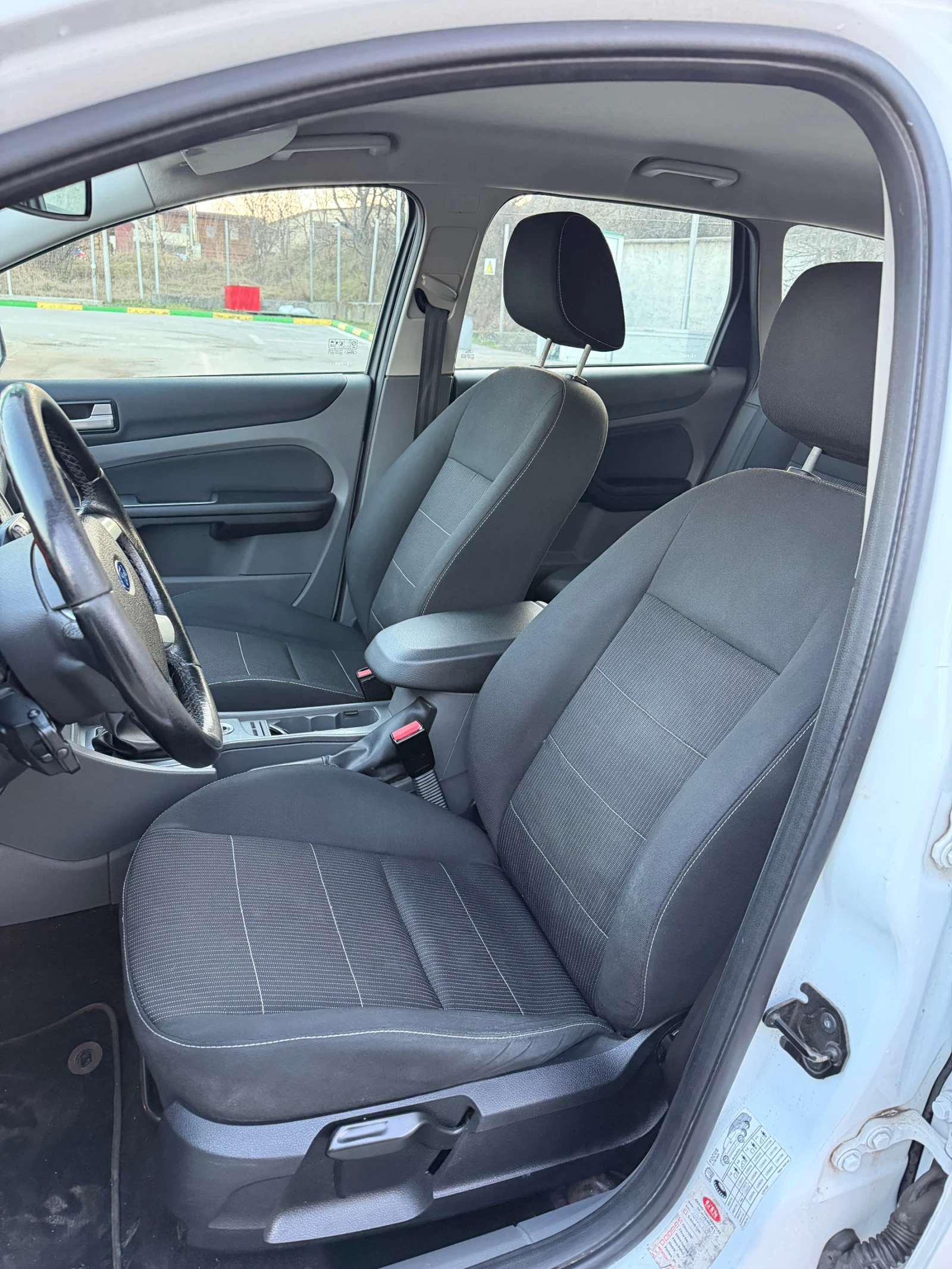 Ford Focus 1.6CDTI* БАРТЕР, снимка 9 - Автомобили и джипове - 53907006