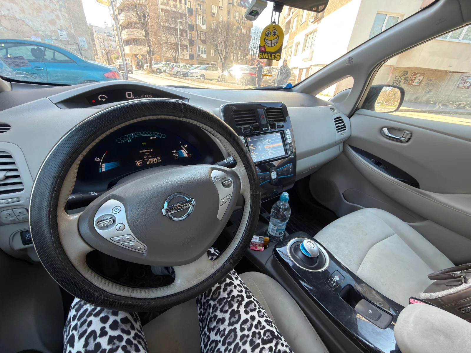 Nissan Leaf , снимка 11 - Автомобили и джипове - 53960872