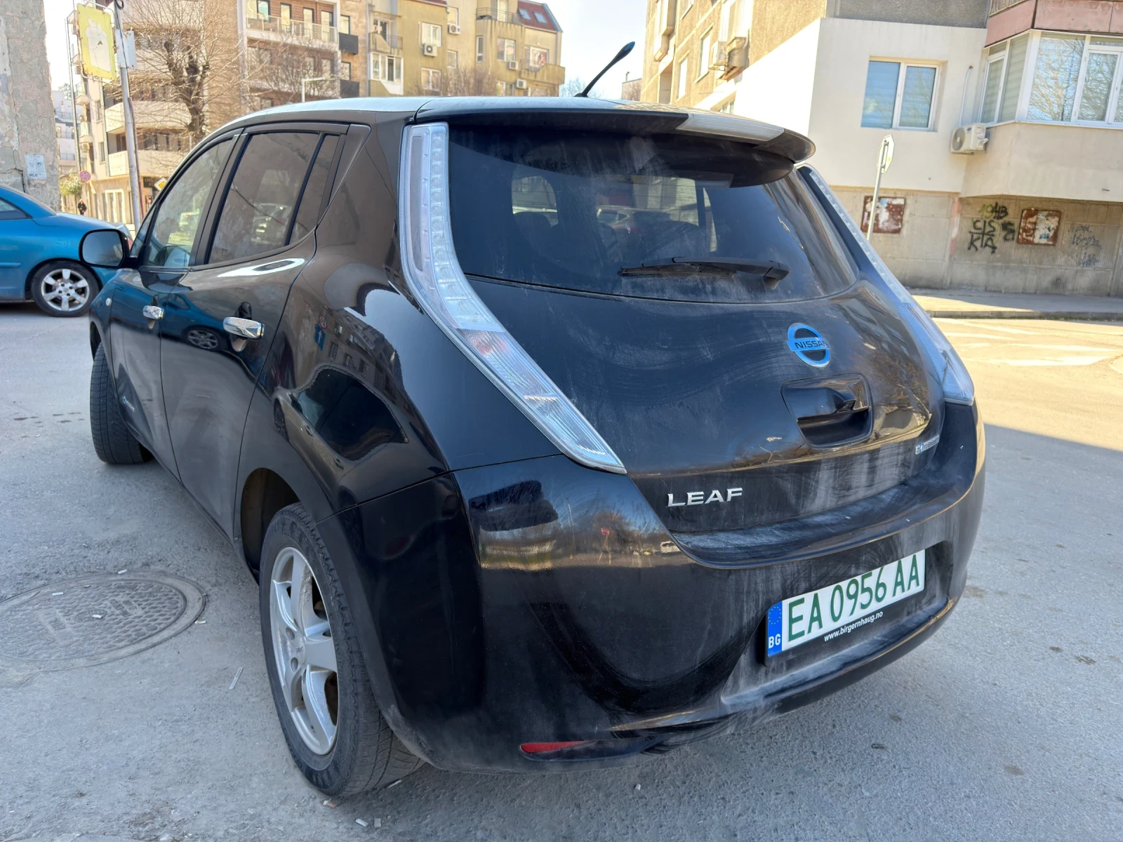 Nissan Leaf , снимка 2 - Автомобили и джипове - 53960872