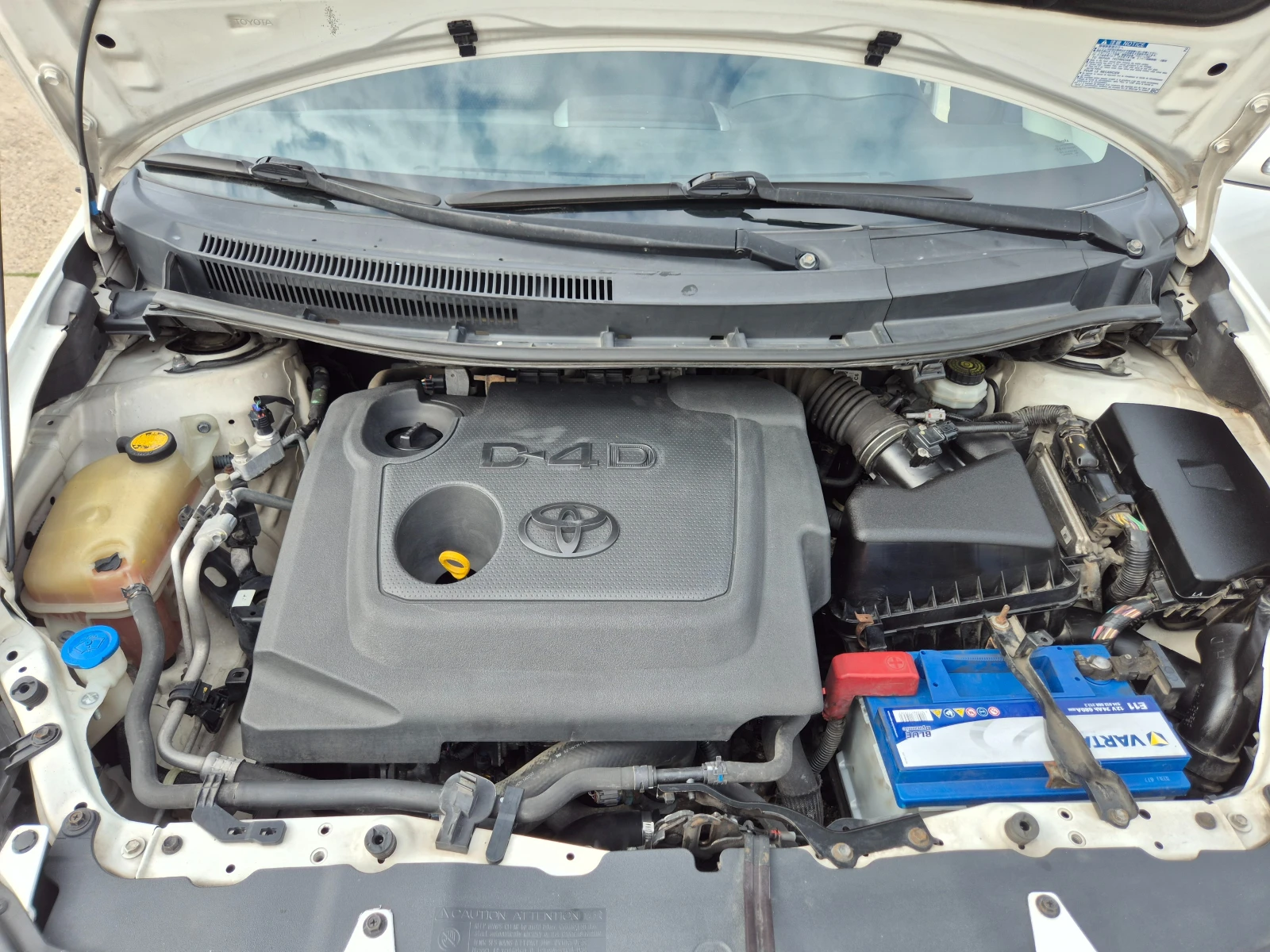 Toyota Auris 1.4D4D-Италия-Фейслифт , снимка 13 - Автомобили и джипове - 54057214