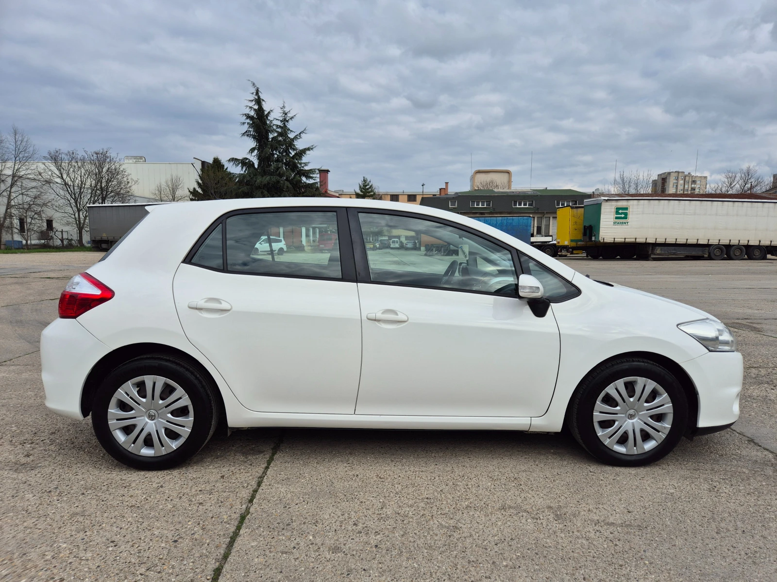 Toyota Auris 1.4D4D-Италия-Фейслифт , снимка 4 - Автомобили и джипове - 54057214