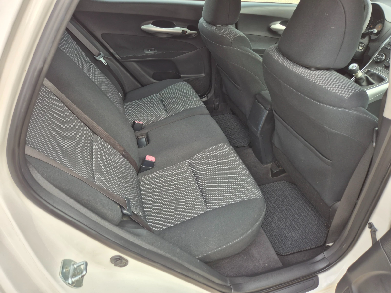 Toyota Auris 1.4D4D-Италия-Фейслифт , снимка 11 - Автомобили и джипове - 54057214