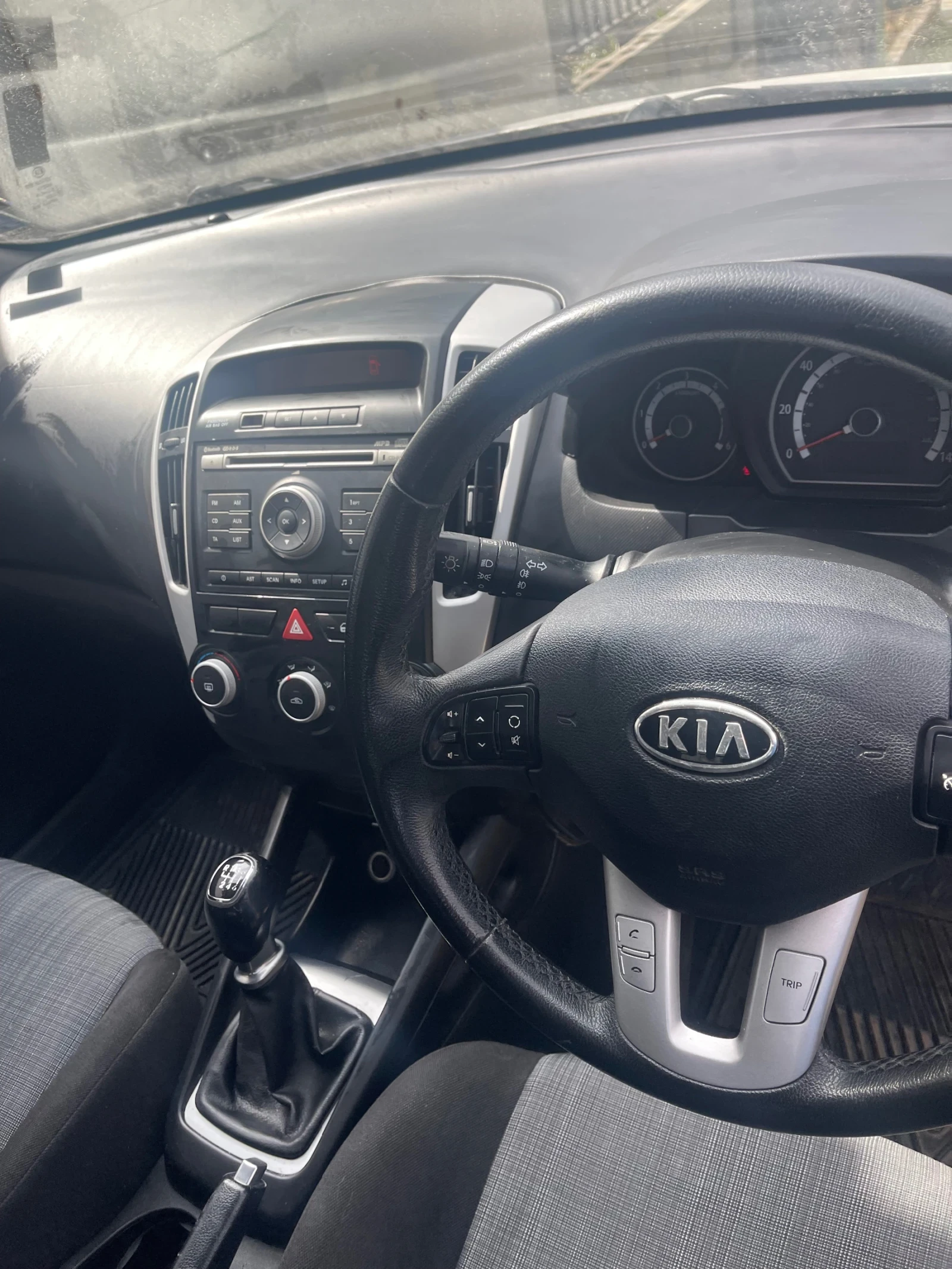 Kia Ceed SW, снимка 9 - Автомобили и джипове - 54057545