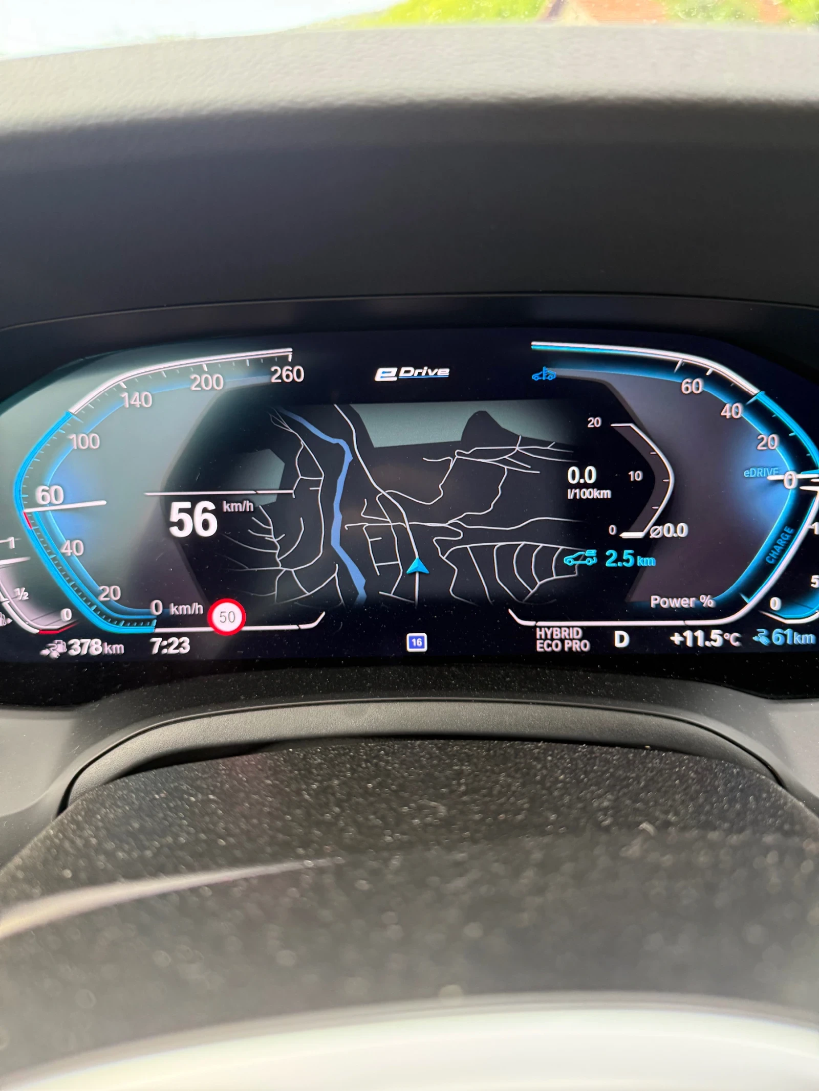 BMW 330 Plug-In Hybrid, снимка 14 - Автомобили и джипове - 54358197