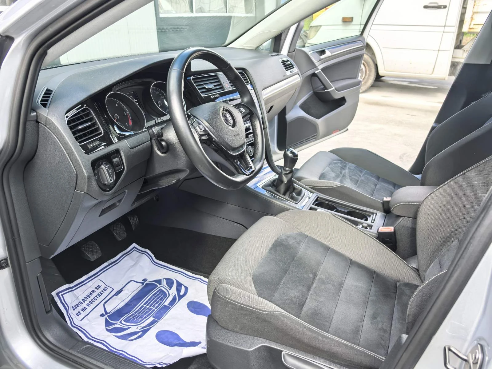VW Golf 2.0tdi HIGHLINE, снимка 9 - Автомобили и джипове - 54567560