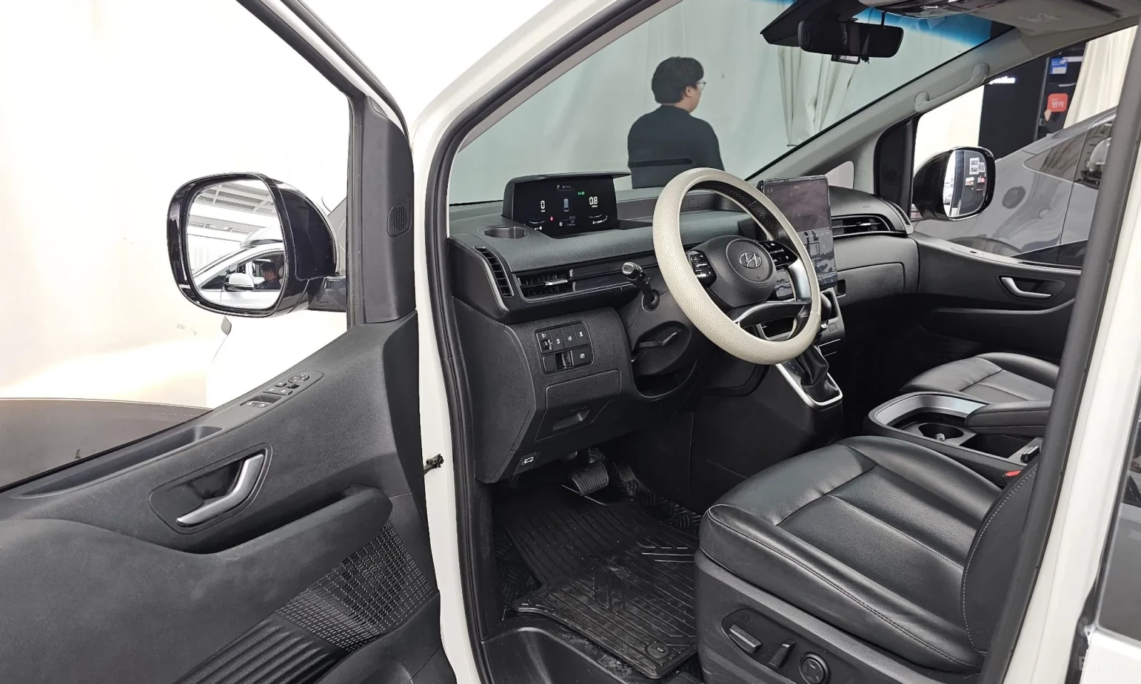 Hyundai Staria 5SEATER* LOUNGE* 116000KM!!!!, снимка 10 - Автомобили и джипове - 55049961