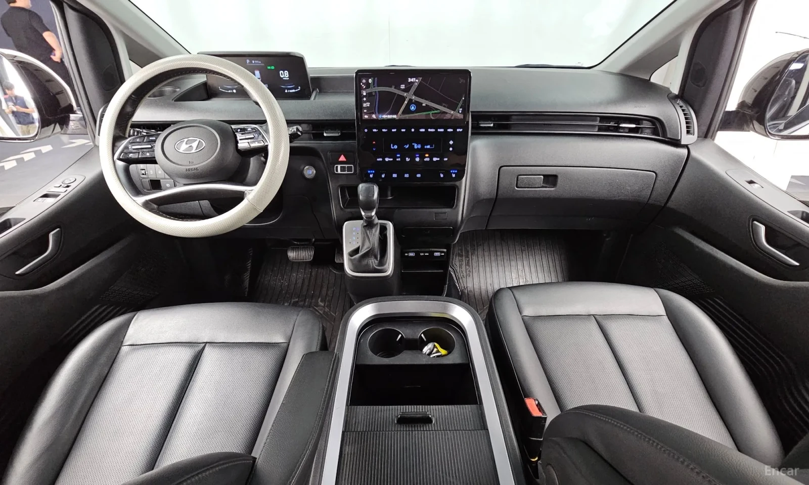 Hyundai Staria 5SEATER* LOUNGE* 116000KM!!!!, снимка 7 - Автомобили и джипове - 55049961