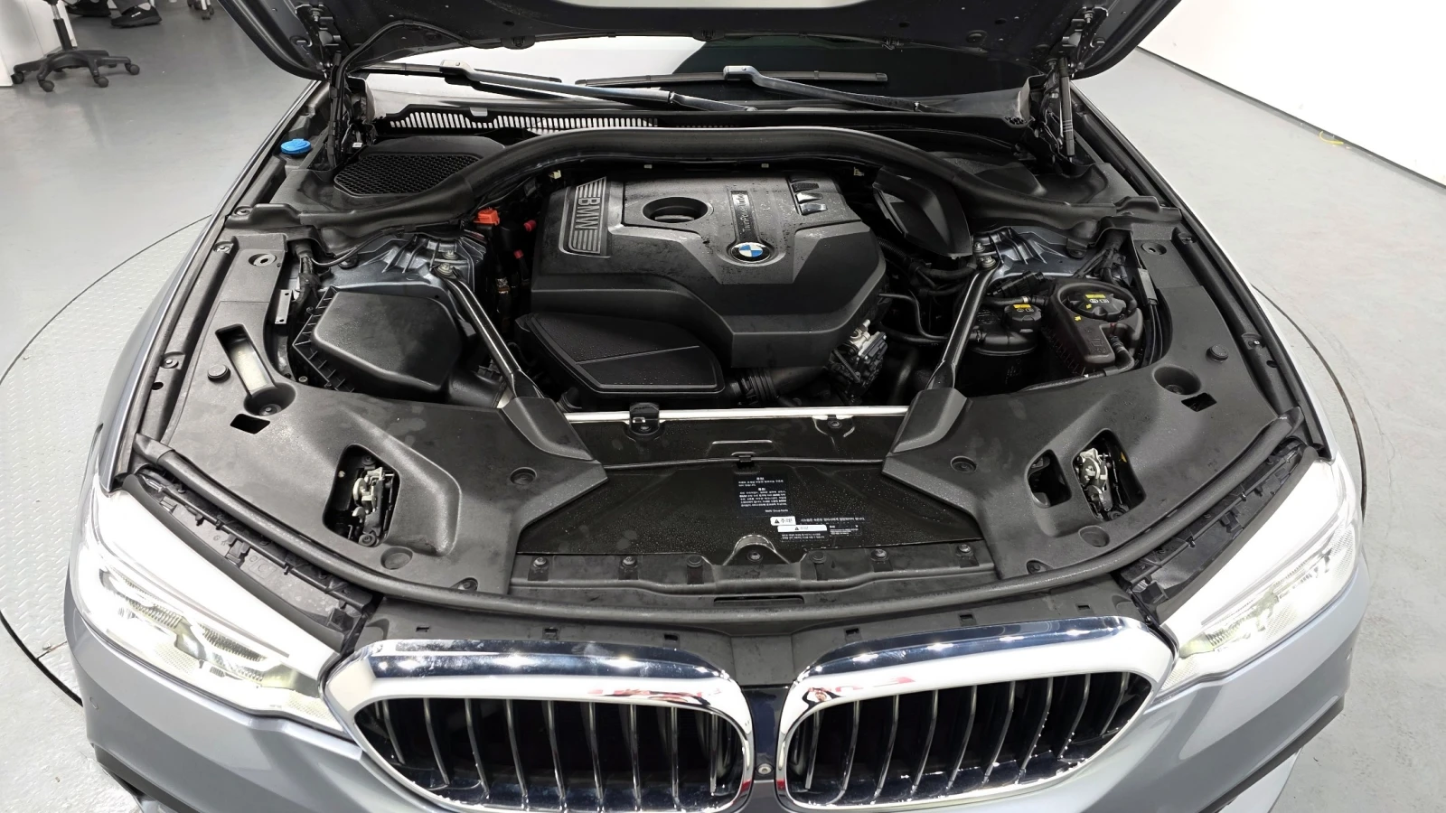 BMW 530 i M Sport Plus, снимка 5 - Автомобили и джипове - 55477535