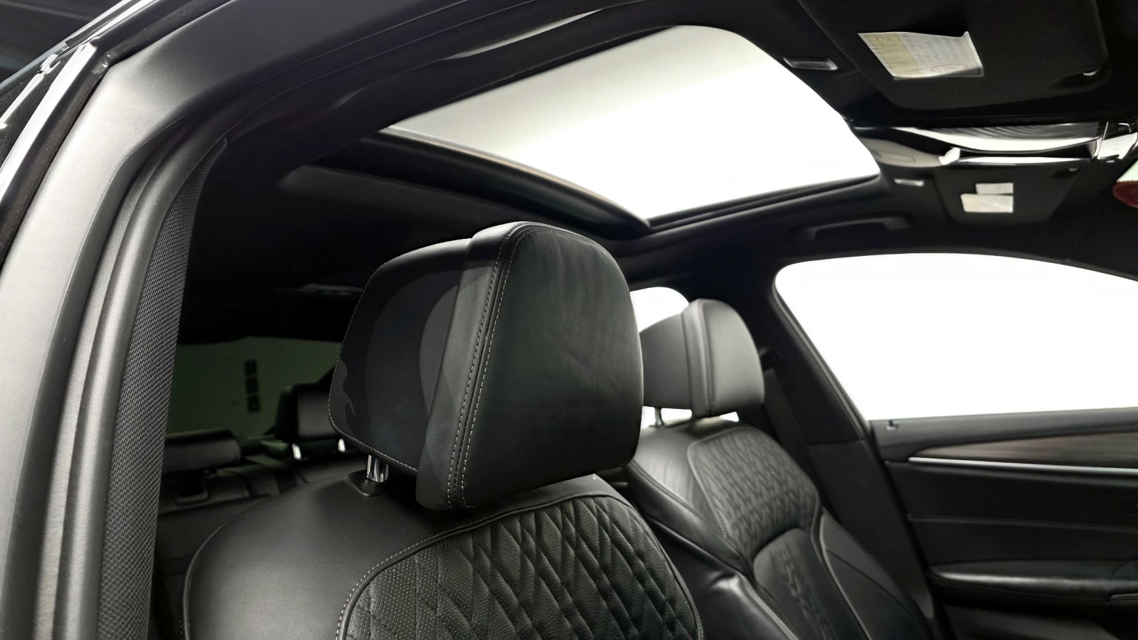 BMW 530 i M Sport Plus, снимка 15 - Автомобили и джипове - 55477535