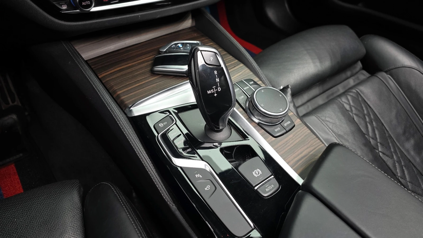 BMW 530 i M Sport Plus, снимка 8 - Автомобили и джипове - 55477535