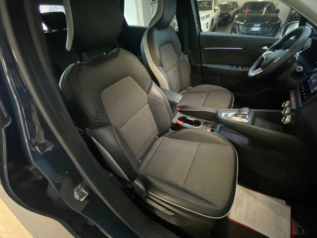 Renault Captur 1.6 Intens - Hybrid, снимка 7 - Автомобили и джипове - 55706955