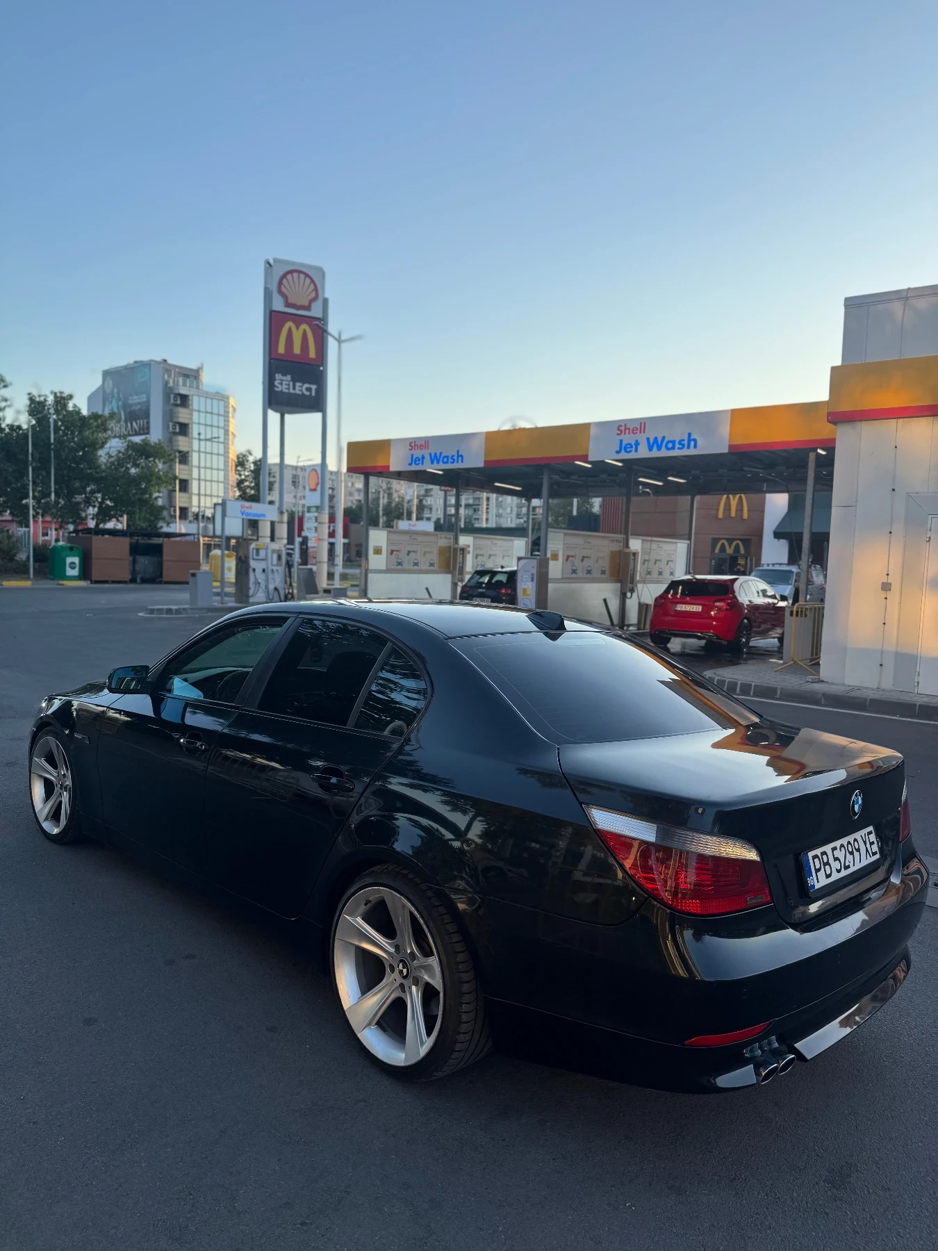 BMW 530, снимка 4 - Автомобили и джипове - 56011510