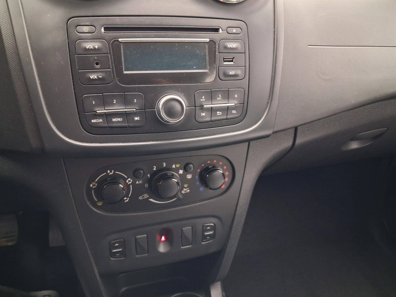 Dacia Logan 1.5DCI* * 134�.��* ����* 6* 2016� | Mobile.bg � ����������� 13