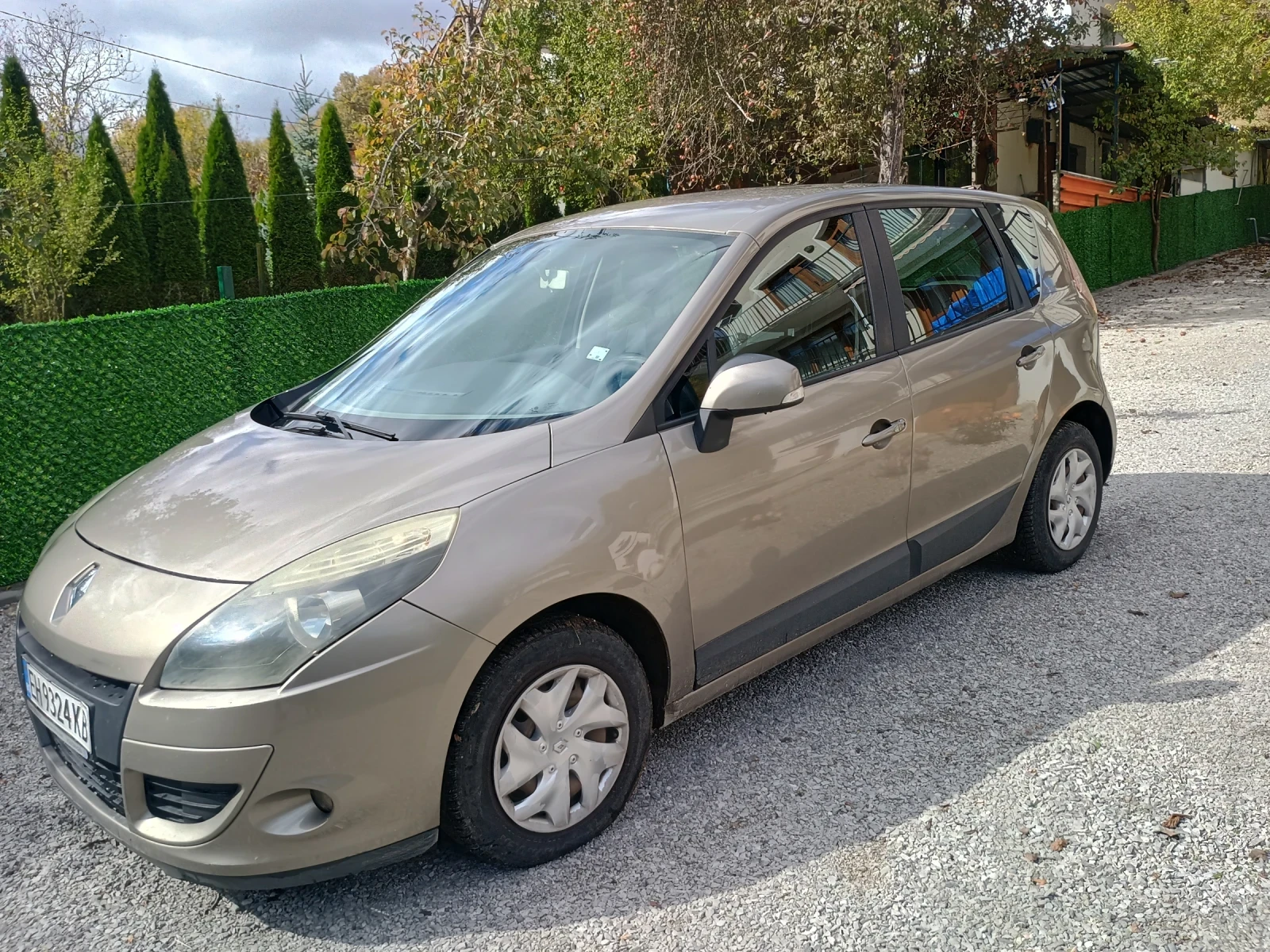 Renault Scenic 1.5DCI, снимка 14 - Автомобили и джипове - 56553559