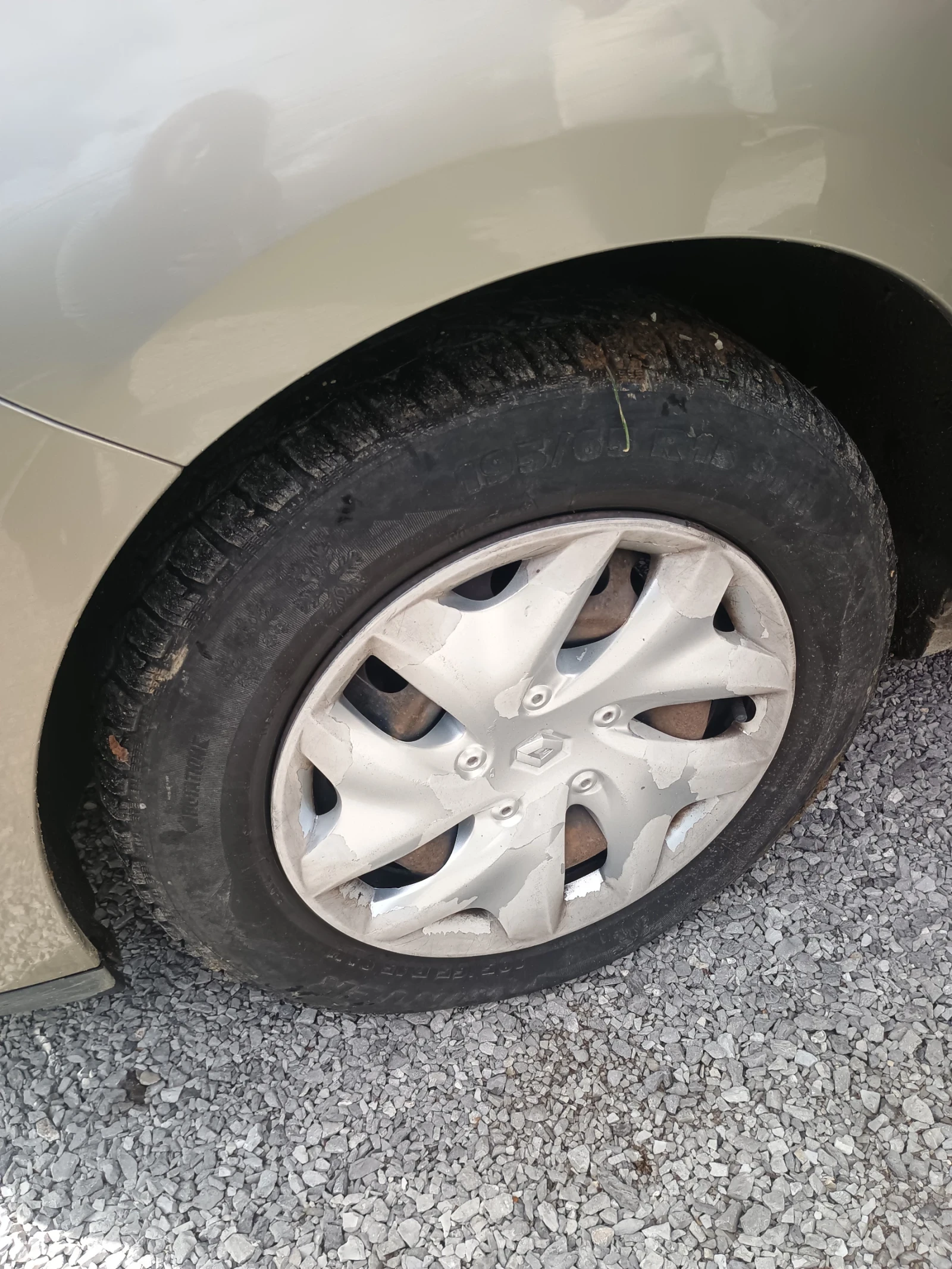 Renault Scenic 1.5DCI, снимка 5 - Автомобили и джипове - 56553559