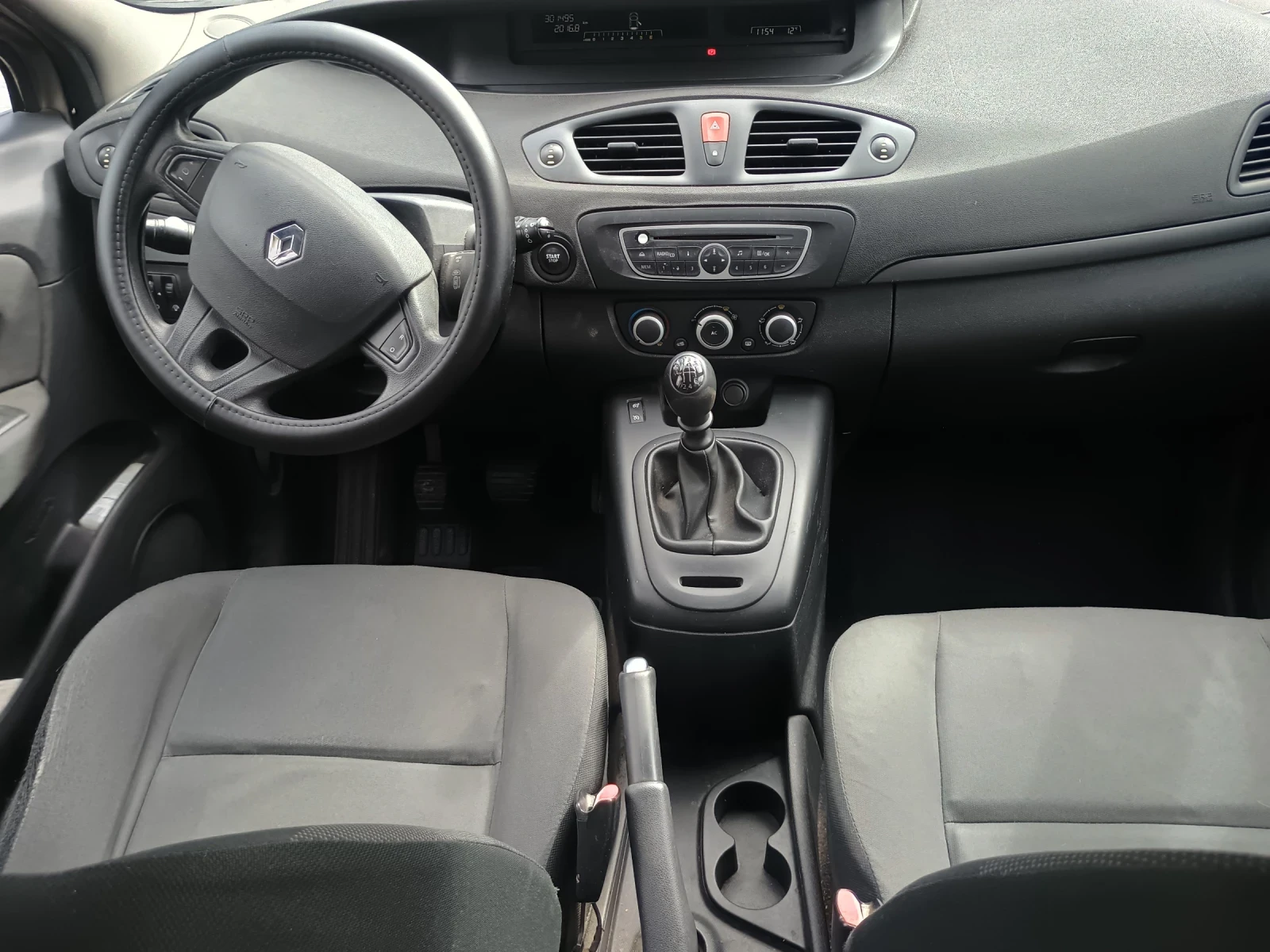 Renault Scenic 1.5DCI, снимка 11 - Автомобили и джипове - 56553559