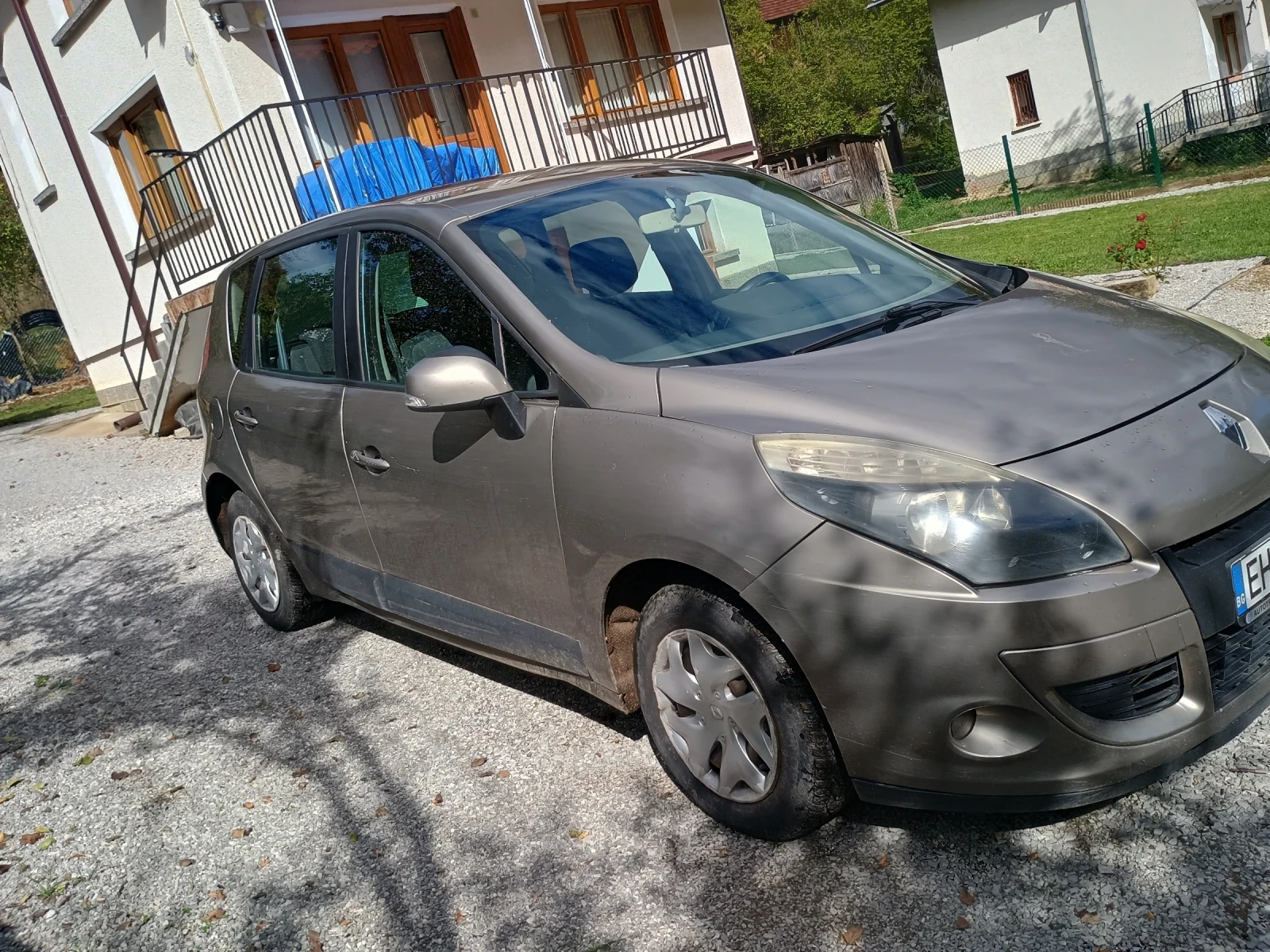 Renault Scenic 1.5DCI, снимка 13 - Автомобили и джипове - 56553559