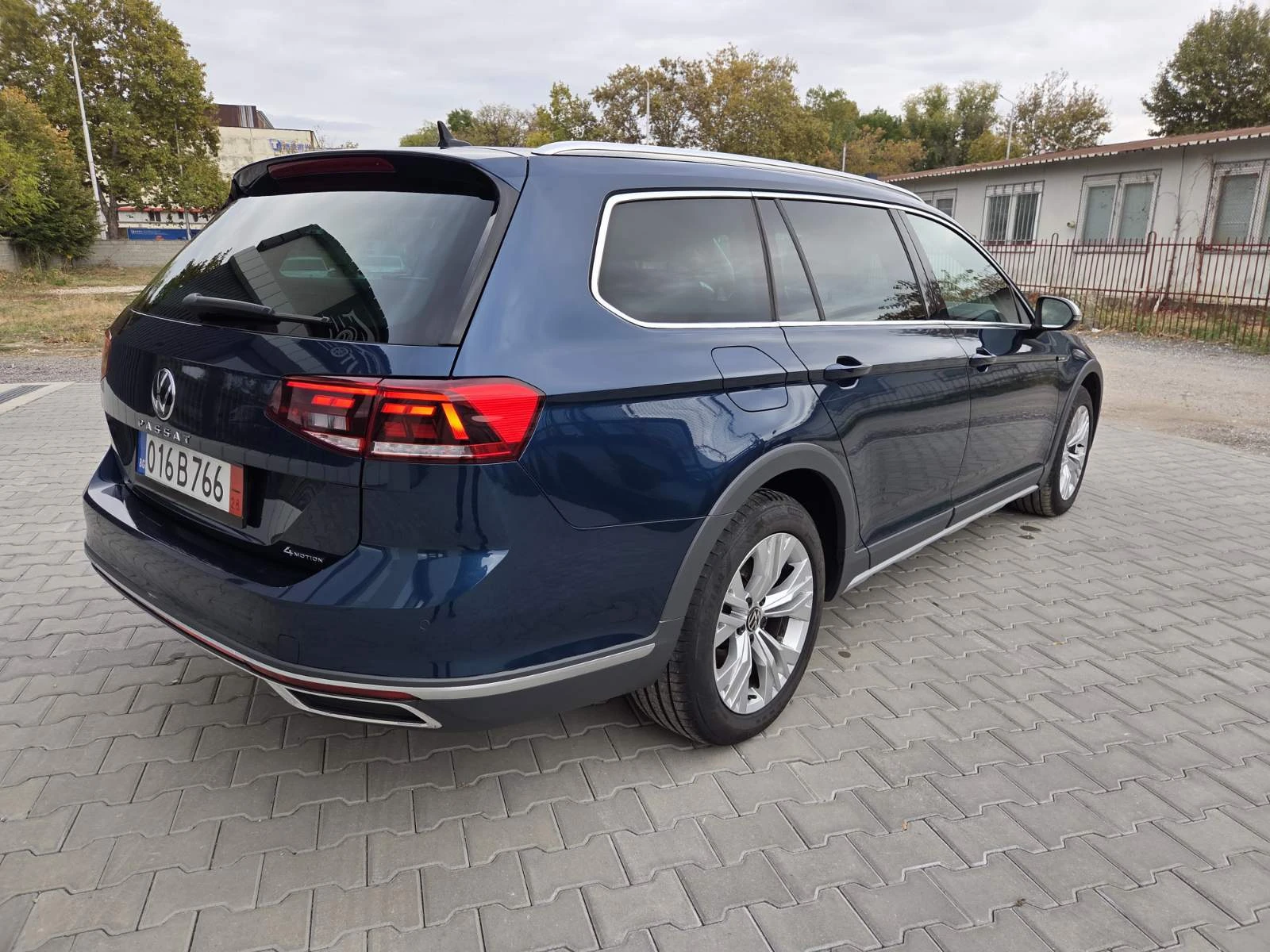 VW Passat 2.0TDI ALLTRACK, снимка 7 - Автомобили и джипове - 56725218