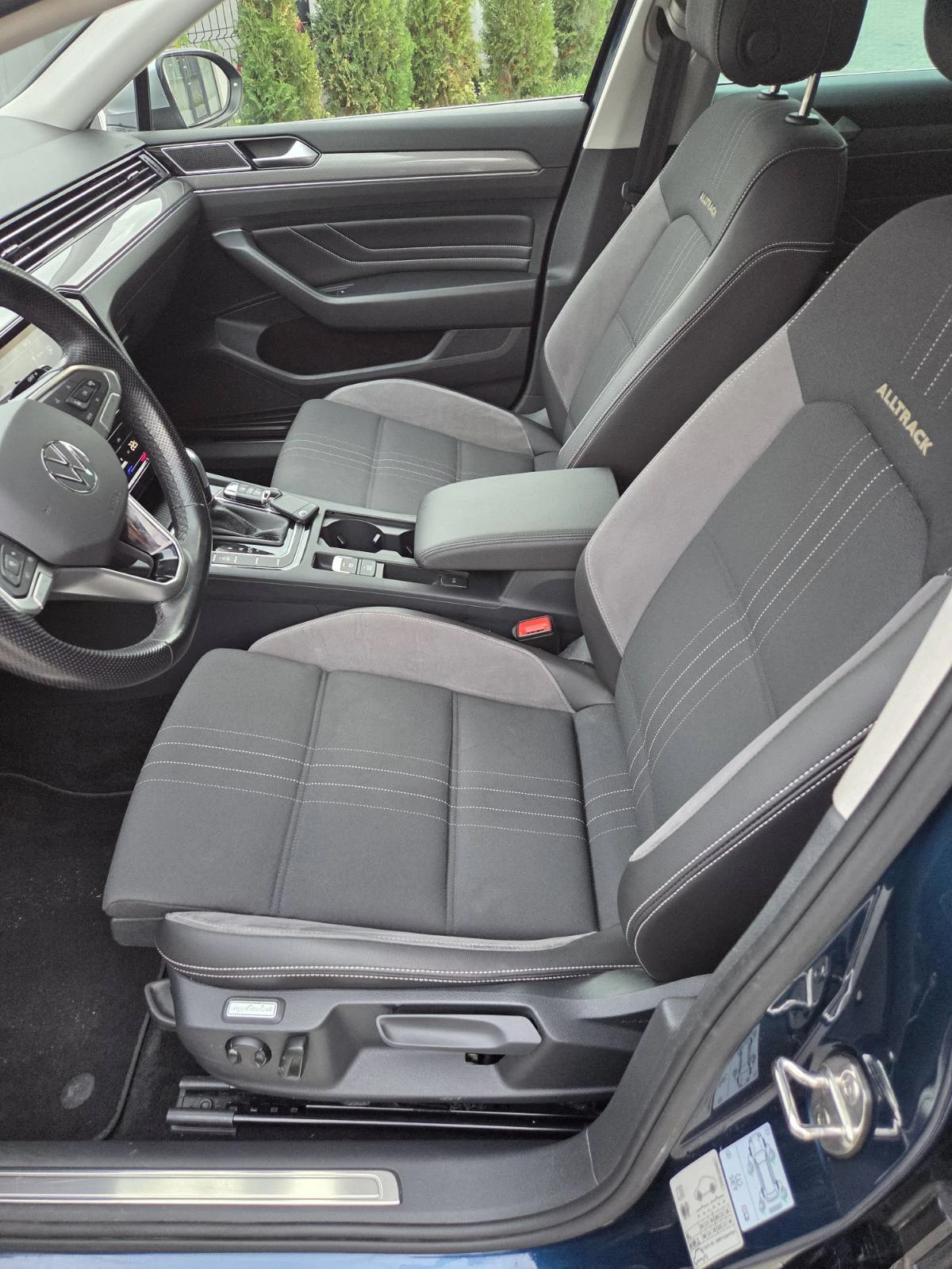 VW Passat 2.0TDI ALLTRACK, снимка 12 - Автомобили и джипове - 56725218