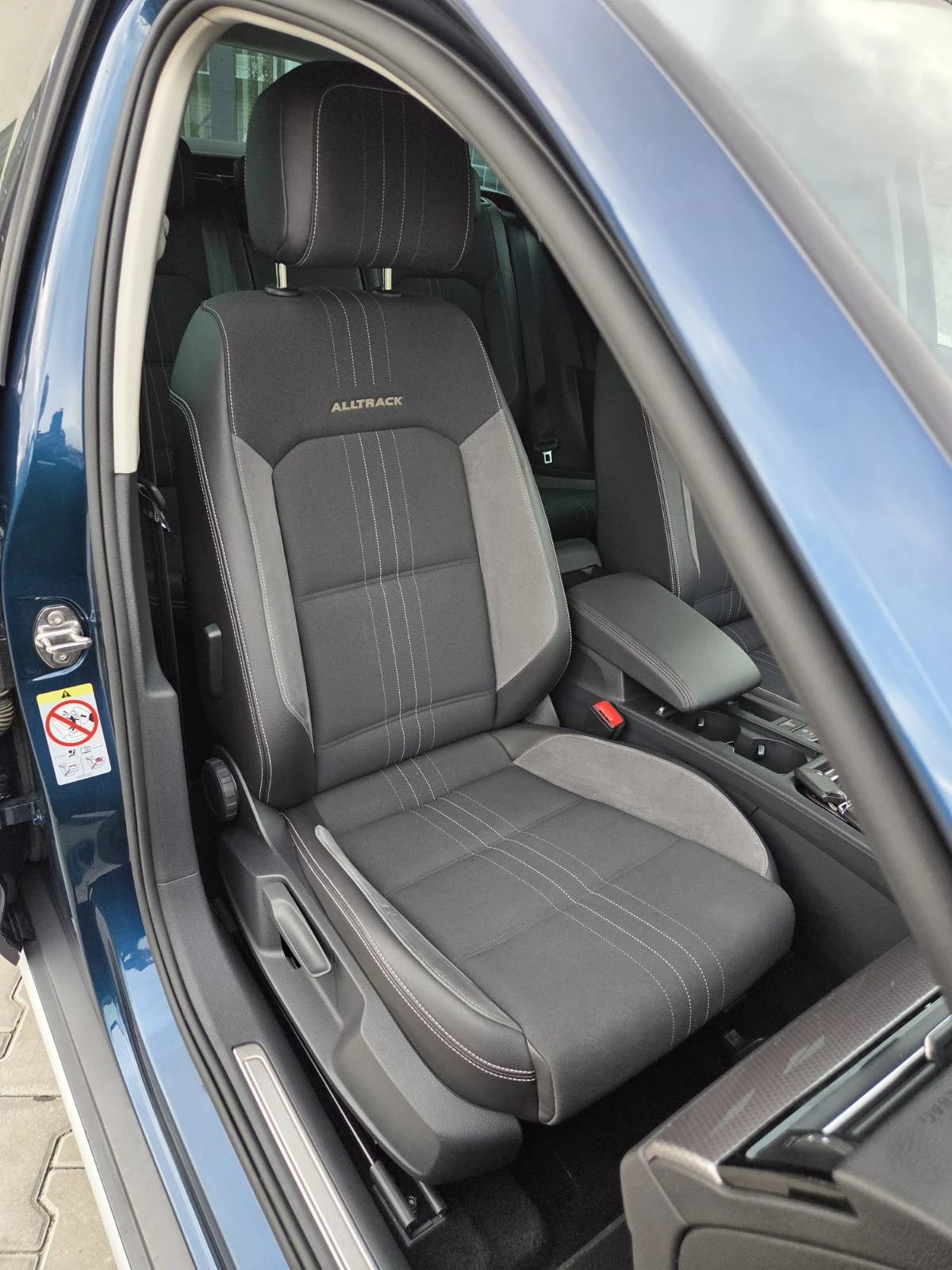 VW Passat 2.0TDI ALLTRACK, снимка 15 - Автомобили и джипове - 56725218