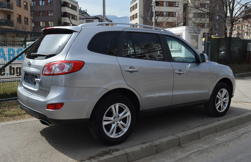 Hyundai Santa fe 2.4i 4X4 - FULL 7 МЕСТЕН - ШВЕЙЦАРИЯ, снимка 4 - Автомобили и джипове - 49451043