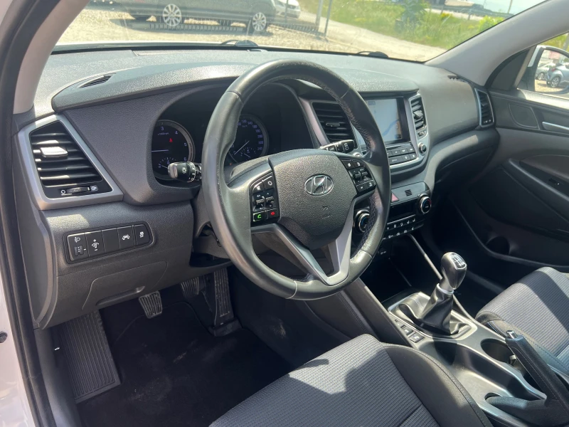 Hyundai Tucson 1.7 CRDI X POSIBLE, снимка 11 - Автомобили и джипове - 50401781